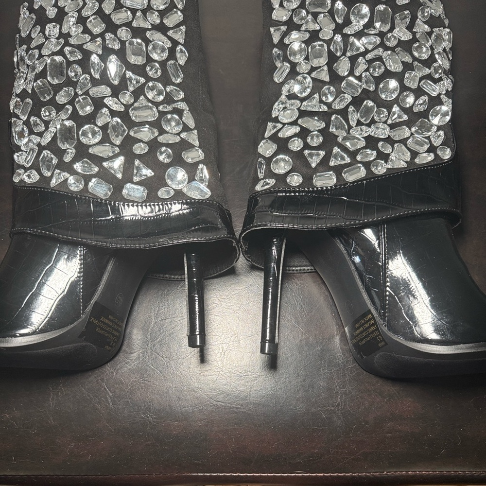 Lauren Lorraine Black and Silver Heeled Cowboy Boots - Picture 6 of 9